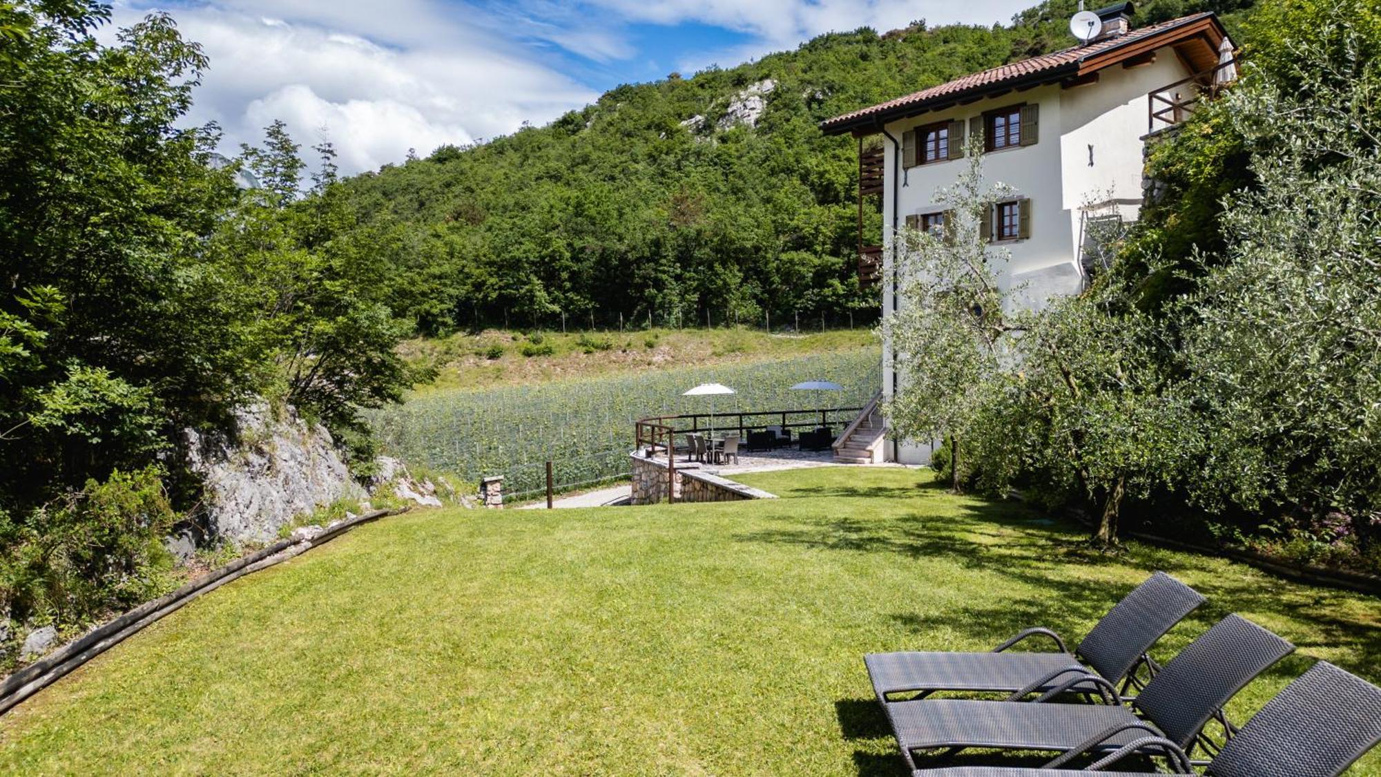 Maso Salim Relax Apartments Drena Esterno foto